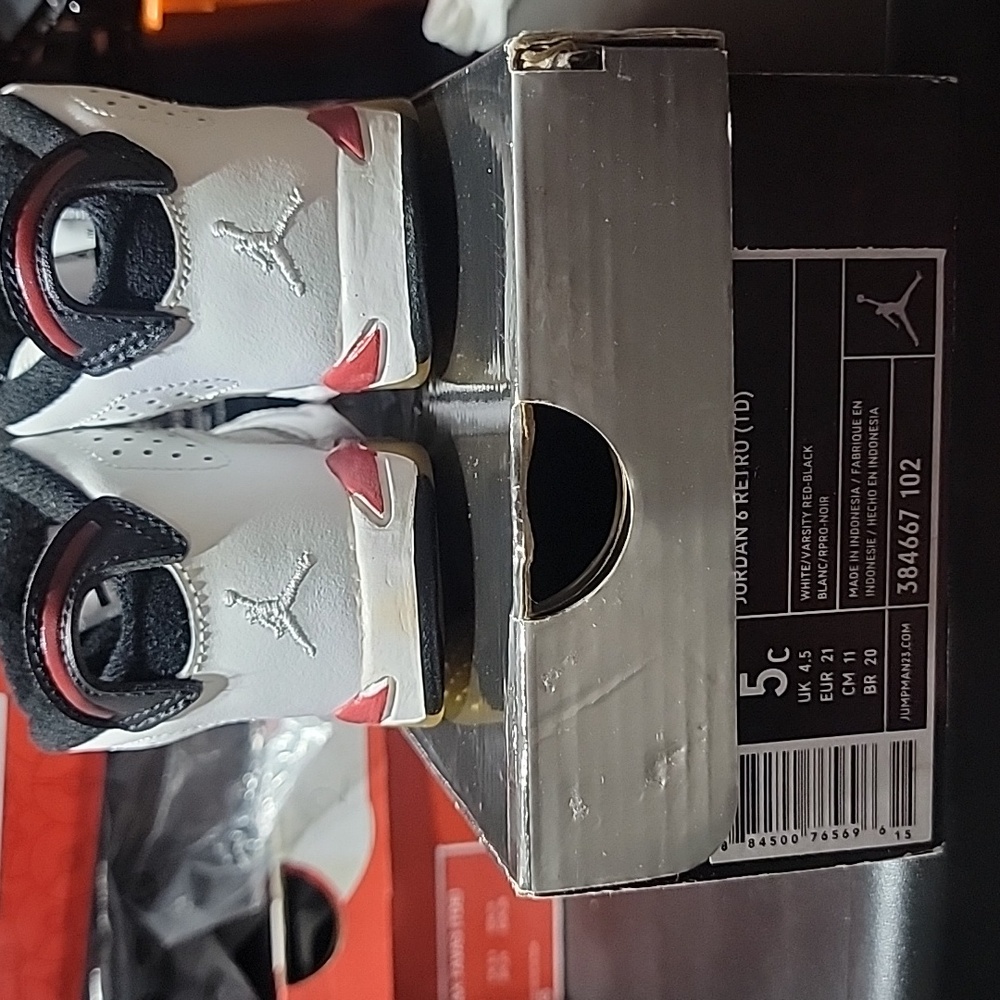 Jordan 6 Retro
